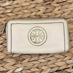 Tory Burch leather wallet
